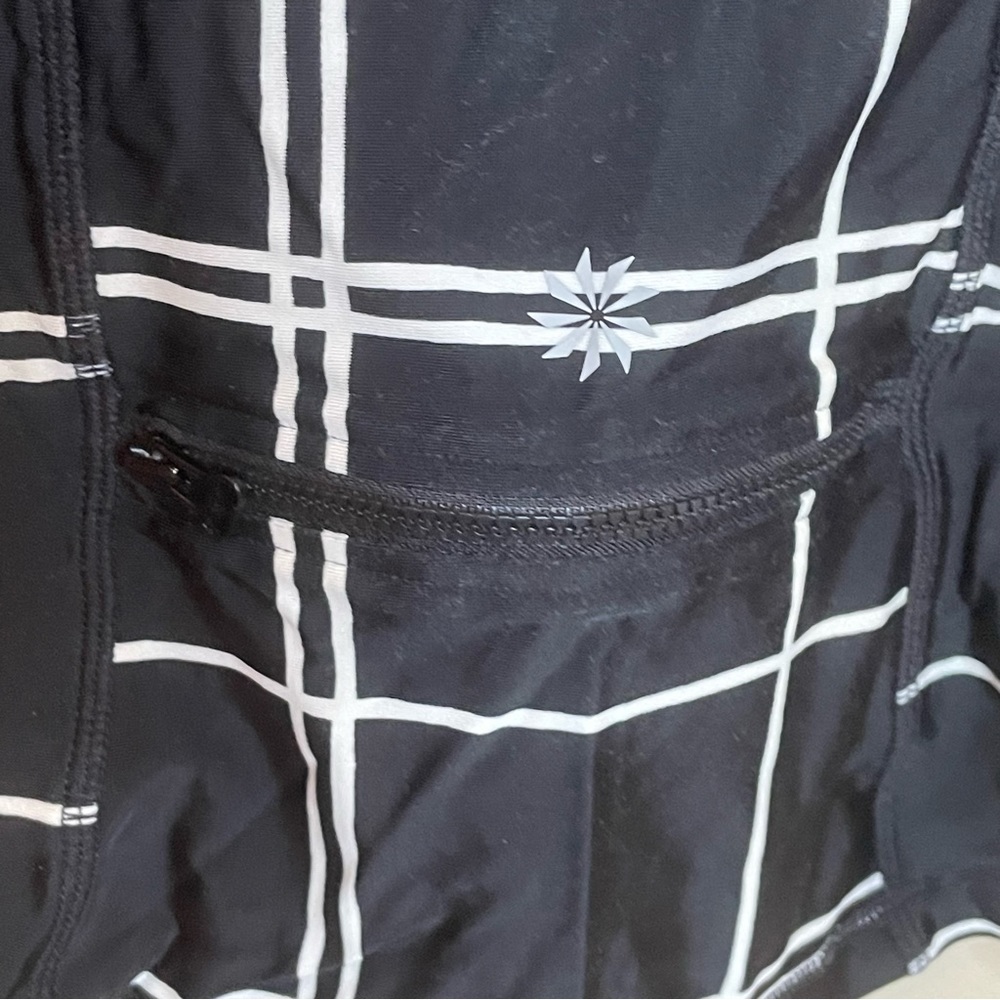 ATHLETA LANIKAI RASH GUARD TOP. Small - Picture 3 of 8